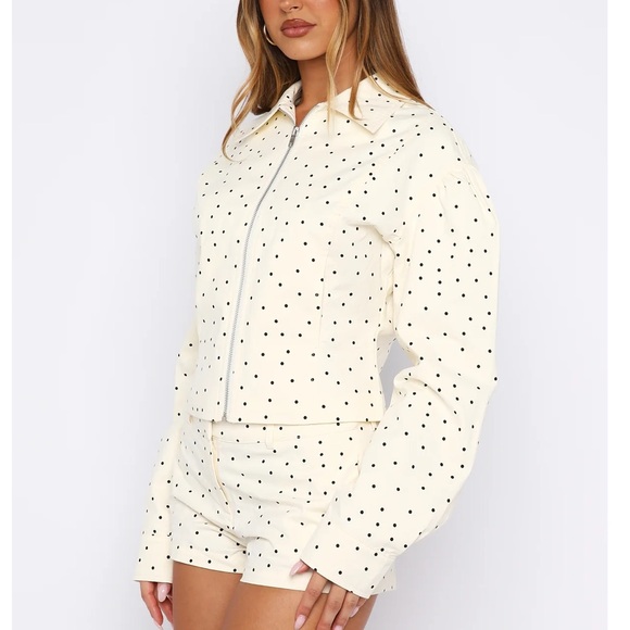 White Fox Boutique Polka Dot Zip-Up Jacket and Shorts Set. Size Small - Picture 4 of 4